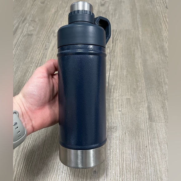 Stanley 16oz Classic Bottle with chug top - Picture 2 of 6